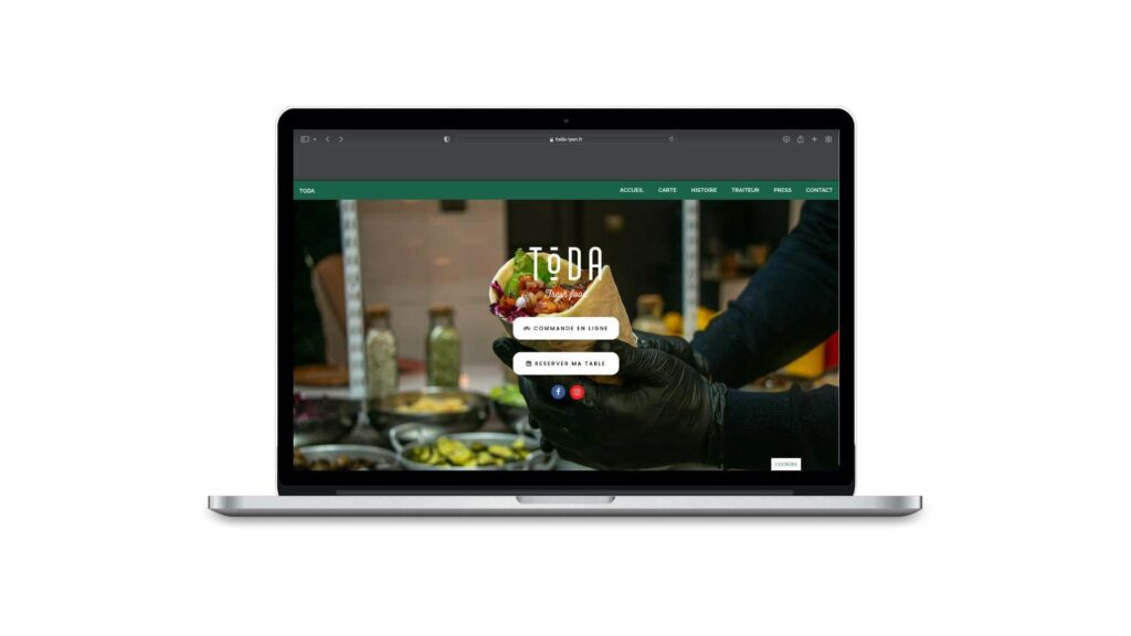 LYON Eats application, outil et solution de commande en ligne clic & collect réservation et livraison création de site web et community manager spécialisé pour les restaurants et métiers de bouche création de contenu vidéos et photos site web à emporter
