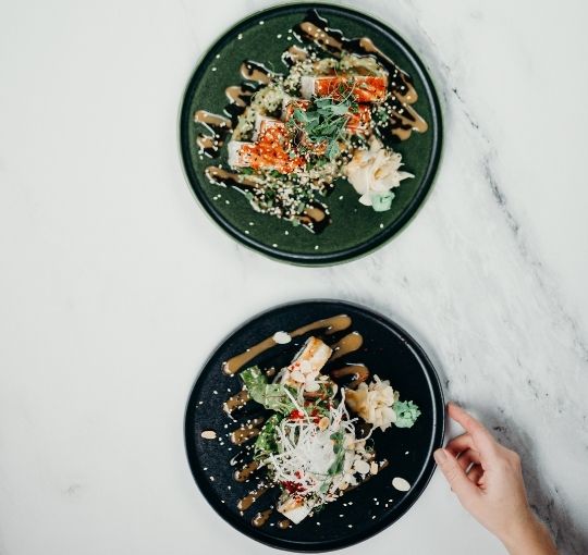 LYON Eats application, outil et solution de commande en ligne clic & collect réservation et livraison création de site web et community manager spécialisé pour les restaurants et métiers de bouche création de contenu vidéos et photos site web à emporter